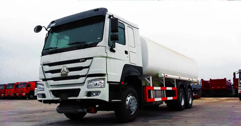 شاحنة خزان الوقود 6x4 Howo-7