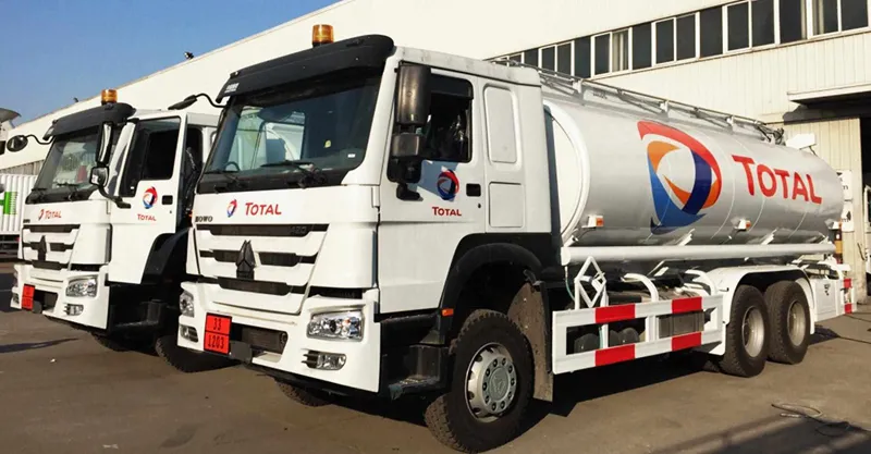 شاحنة خزان الوقود 6x4 Howo-7
