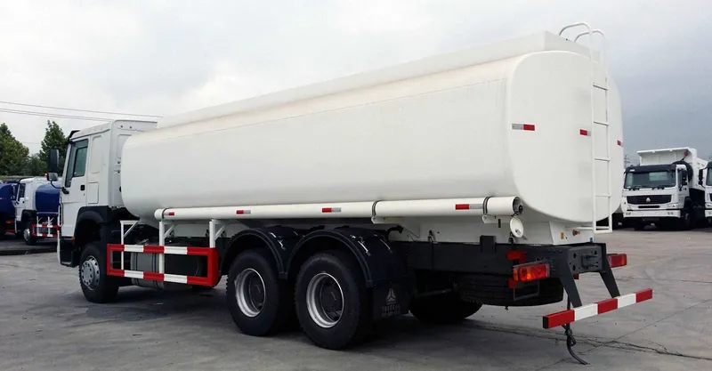 شاحنة خزان الوقود 6x4 Howo-7
