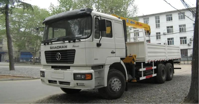 شاحنة الشحن مع Crane 4x2 Shacman F2000