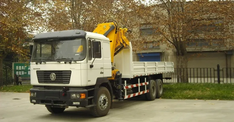 شاحنة الشحن مع Crane 4x2 Shacman F2000