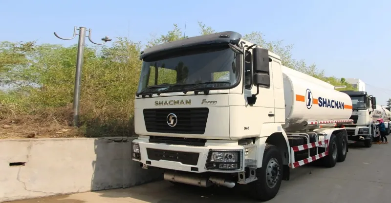 شاحنة الرشاش 6x4 شاكمان F2000