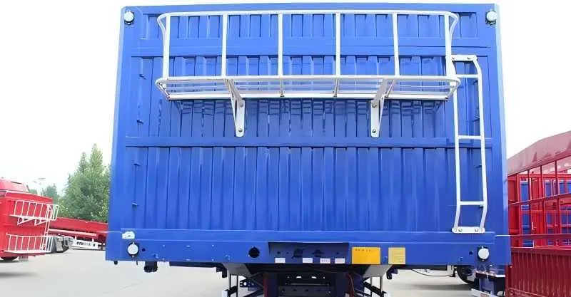40 قدم مربع مربع نصف مقطورة